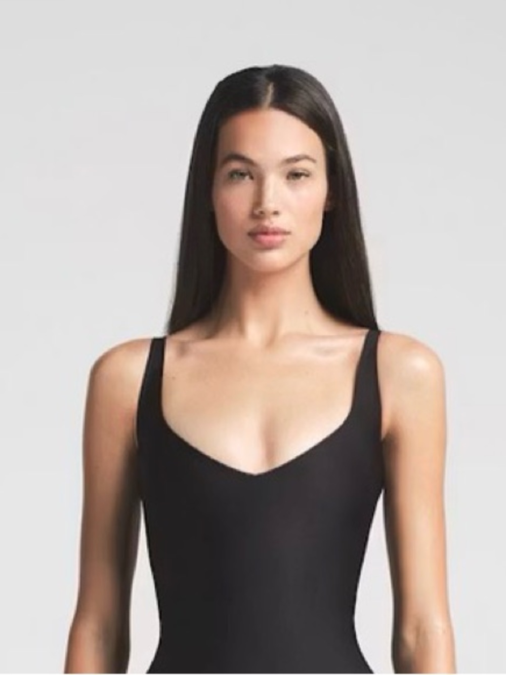 Skims plunge bodysuit size medium brand new with tags.